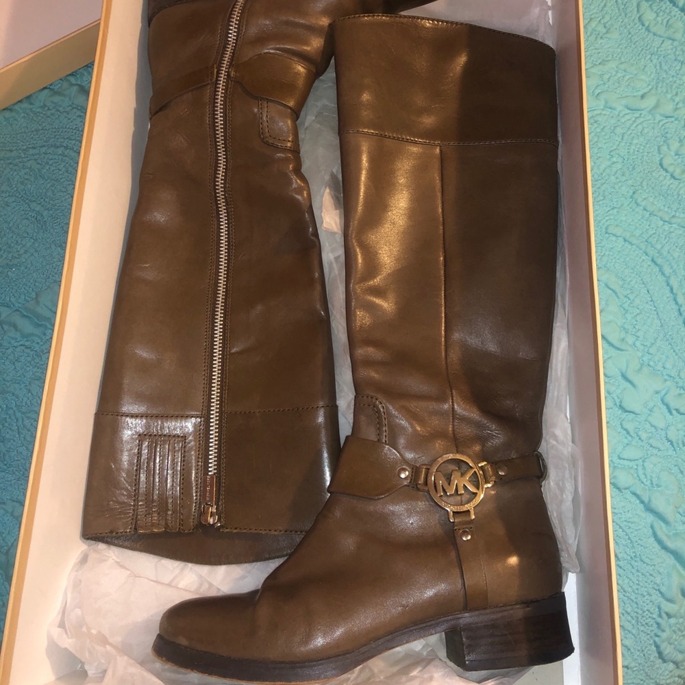 MK boots